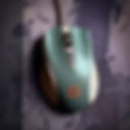 Ergonomic mouse design featuring a comfortable grip